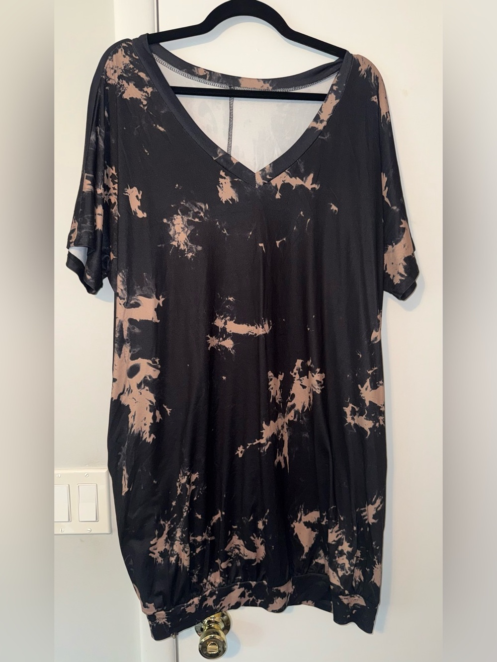 SHEIN Black V-Neck Tie-Dye Tunic with Tan Splatter